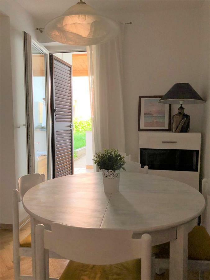 Apartman Gloria Apartamento Mali Lošinj Exterior foto